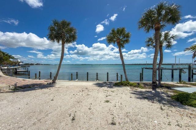 7500 PARK POINTE DRIVE 24, Englewood, FL 34224