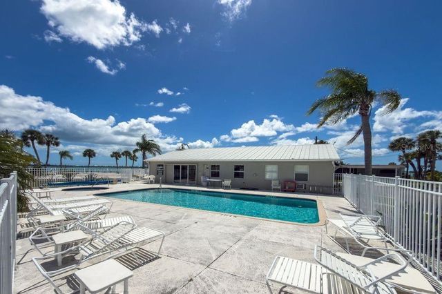7500 PARK POINTE DRIVE 24, Englewood, FL 34224