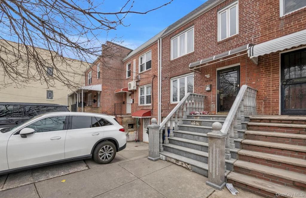 69-06 Fresh Meadow Ln, Fresh Meadows, NY 11365 — photo 2