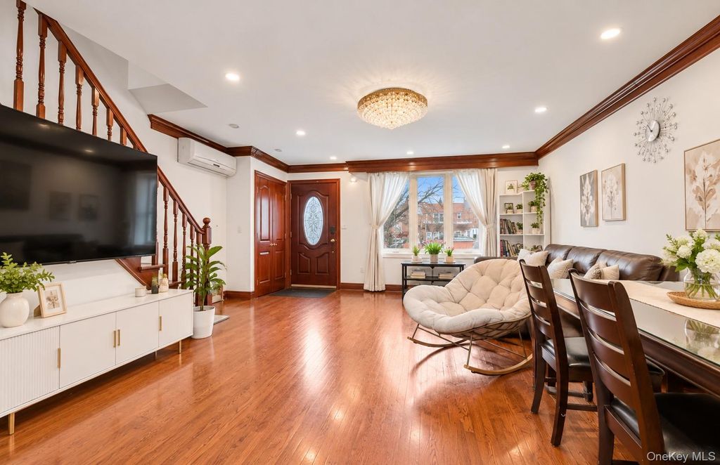 69-06 Fresh Meadow Ln, Fresh Meadows, NY 11365 — photo 3
