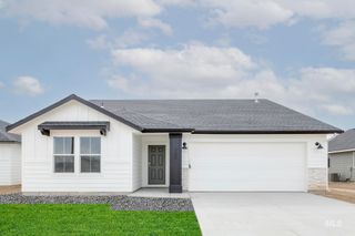 2127 N 8th E St, Mountain Home, ID 83647