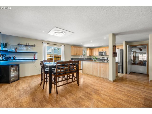 7143 Se AUSTIN Dr, Hillsboro, OR 97123