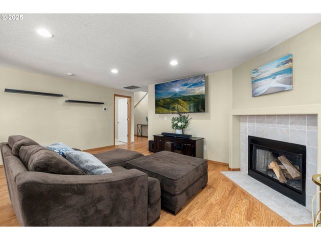 7143 Se AUSTIN Dr, Hillsboro, OR 97123