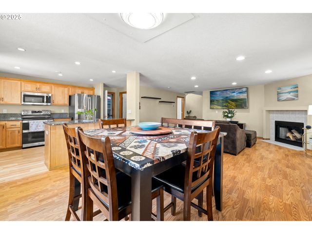 7143 Se AUSTIN Dr, Hillsboro, OR 97123