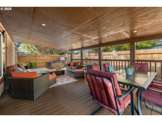 7143 Se AUSTIN Dr, Hillsboro, OR 97123