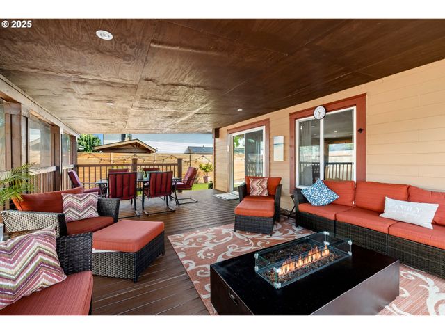 7143 Se AUSTIN Dr, Hillsboro, OR 97123