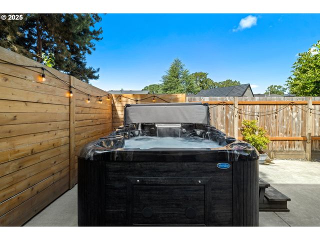 7143 Se AUSTIN Dr, Hillsboro, OR 97123