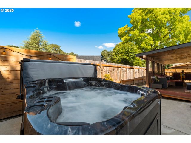 7143 Se AUSTIN Dr, Hillsboro, OR 97123