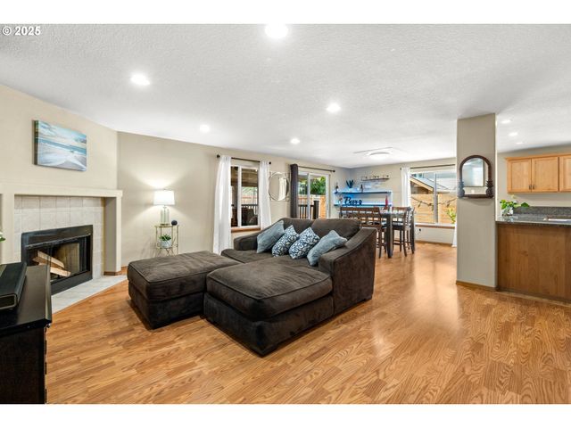 7143 Se AUSTIN Dr, Hillsboro, OR 97123