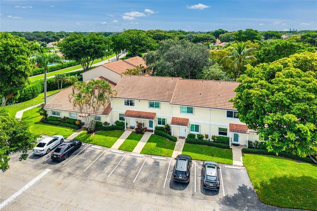 6386 Boca Circle, Boca Raton, FL 33433
