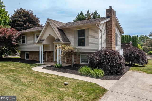 307 SKYLINE DR, Reading, PA 19606