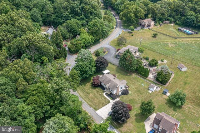 307 SKYLINE DR, Reading, PA 19606