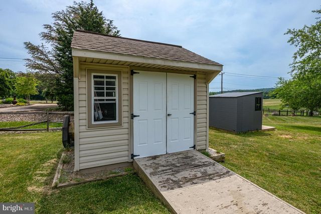 307 SKYLINE DR, Reading, PA 19606