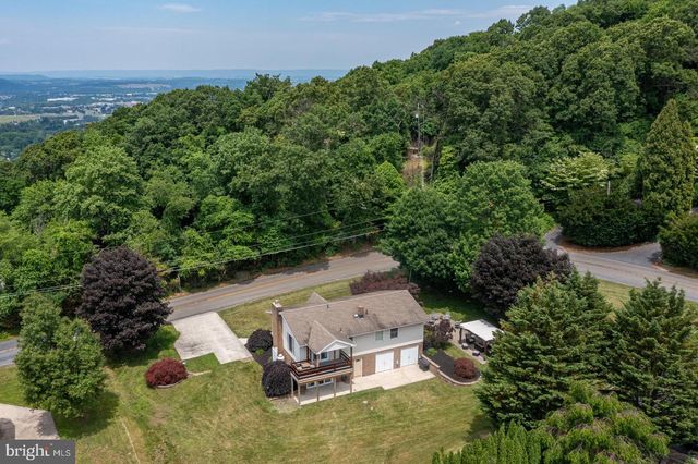 307 SKYLINE DR, Reading, PA 19606