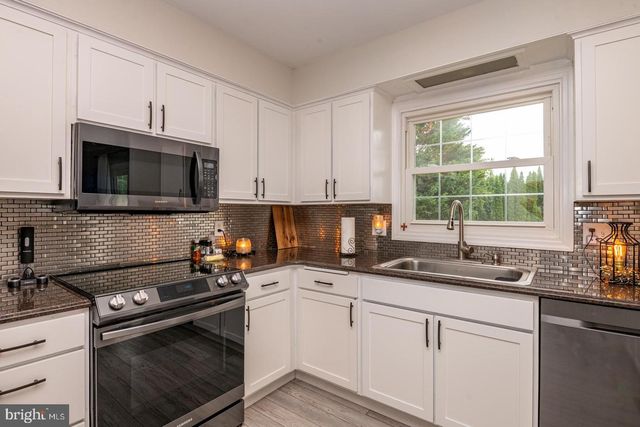 307 SKYLINE DR, Reading, PA 19606