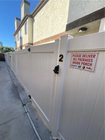 7942 Moonshadow 2, Huntington Beach, CA 92647