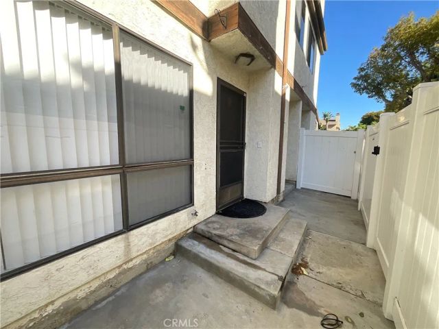 7942 Moonshadow 2, Huntington Beach, CA 92647
