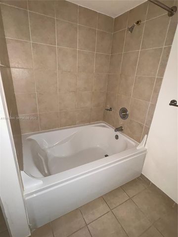 19501 W Country Club Drive PH06, Aventura, FL 33180