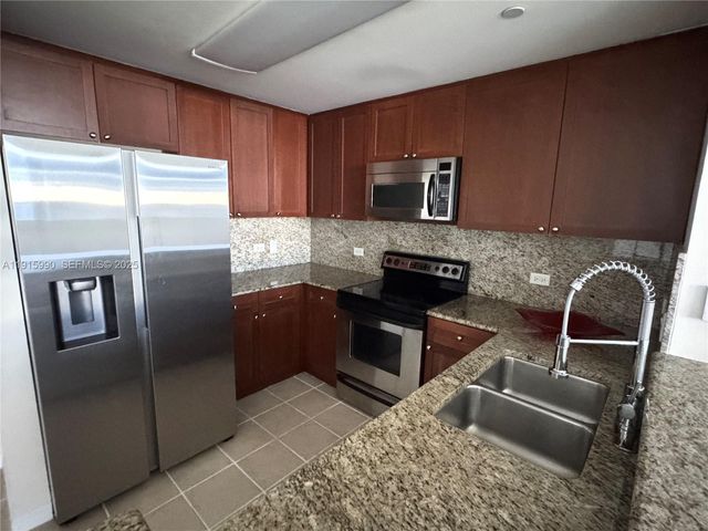 19501 W Country Club Drive PH06, Aventura, FL 33180