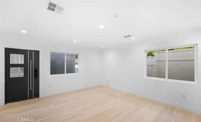 3419 Montrose Ave, La Crescenta, CA 91214