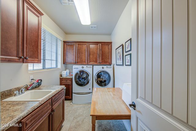 2468 E Amber Court, Gilbert, AZ 85296