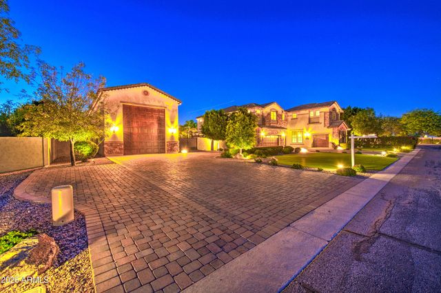 2468 E Amber Court, Gilbert, AZ 85296