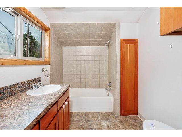 901 N Main Ave, Ridgefield, WA 98642