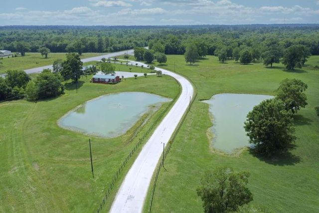 201 Ferguson Drive, Cleveland, TX 77327