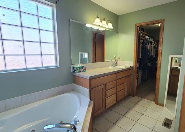 105 Primrose Ct, Rose Hill, KS 67133