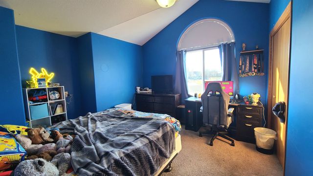 105 Primrose Ct, Rose Hill, KS 67133