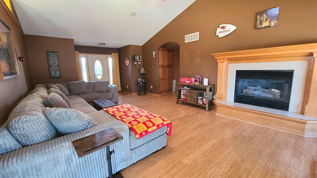 105 Primrose Ct, Rose Hill, KS 67133