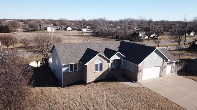 105 Primrose Ct, Rose Hill, KS 67133