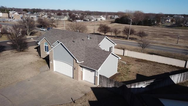 105 Primrose Ct, Rose Hill, KS 67133
