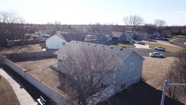 105 Primrose Ct, Rose Hill, KS 67133