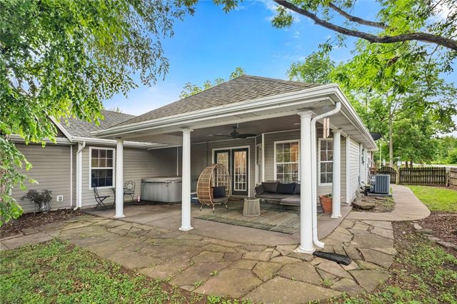 2289 Oaklawn Avenue, Fayetteville, AR 72701
