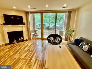 1605 S HAYES ST #1, Arlington, VA 22202