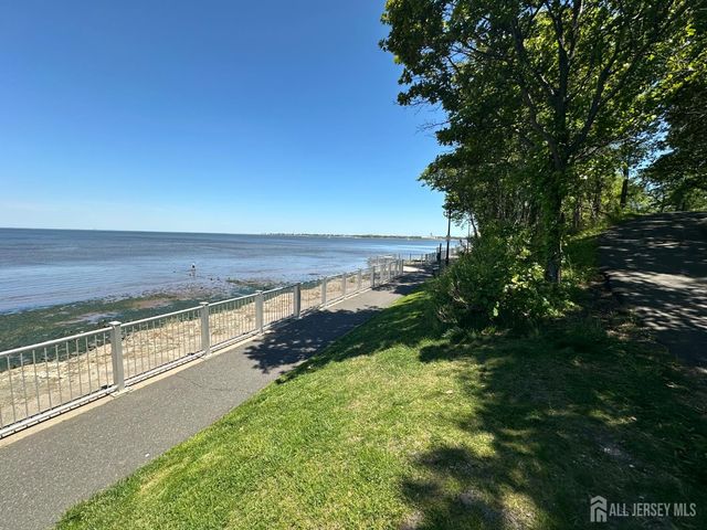 92 Woodland Drive, Aberdeen, NJ 07735