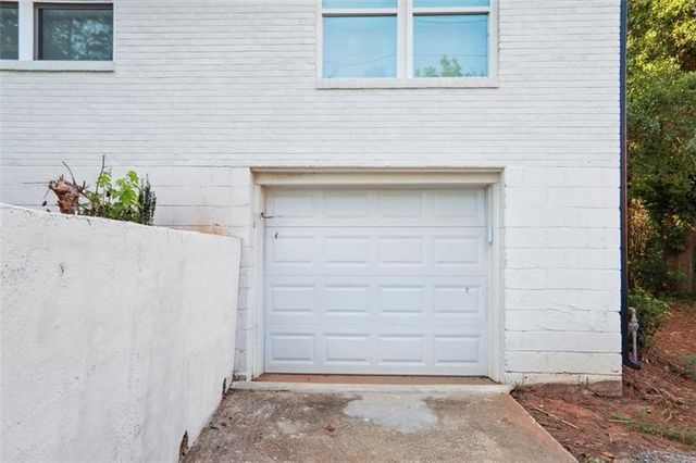 2533 Kelly Lake Road, Decatur, GA 30032