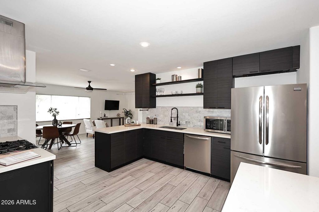 Image 13 of property listing at 6829 E ALMERIA Road, Scottsdale, AZ 85257