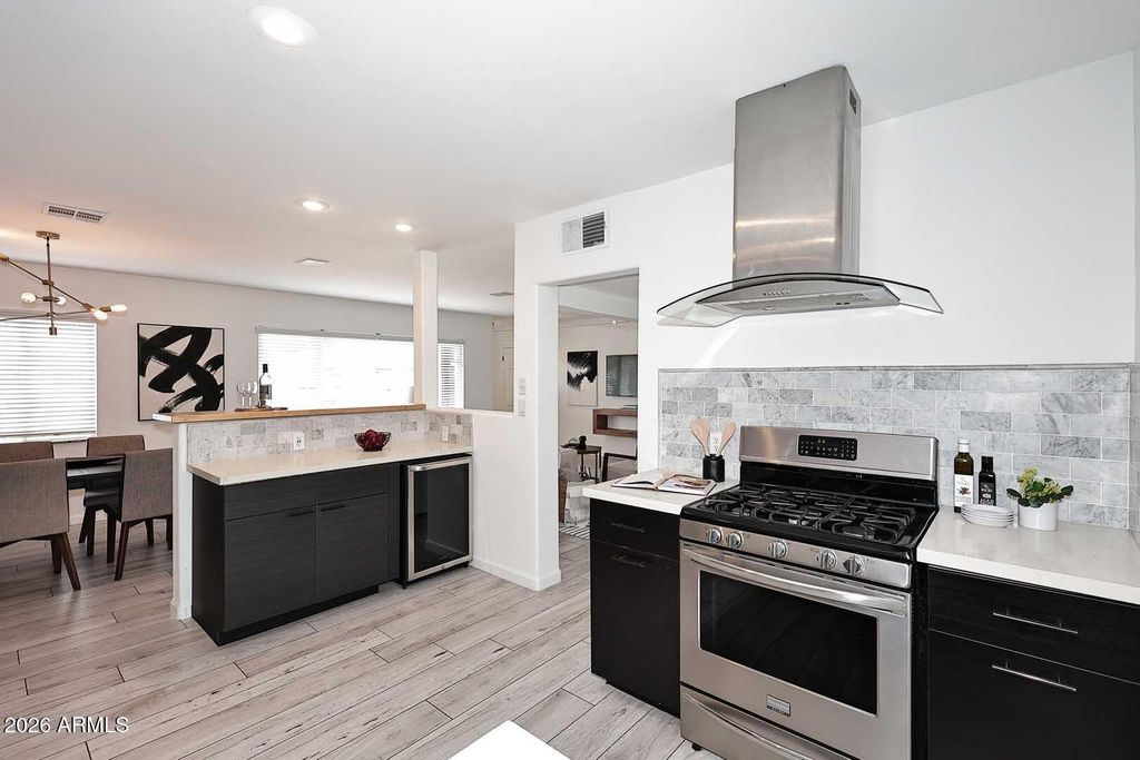 Image 15 of property listing at 6829 E ALMERIA Road, Scottsdale, AZ 85257