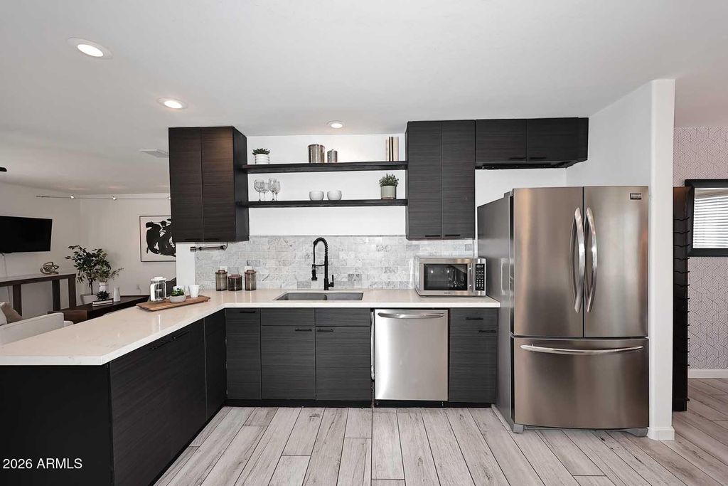 Image 16 of property listing at 6829 E ALMERIA Road, Scottsdale, AZ 85257