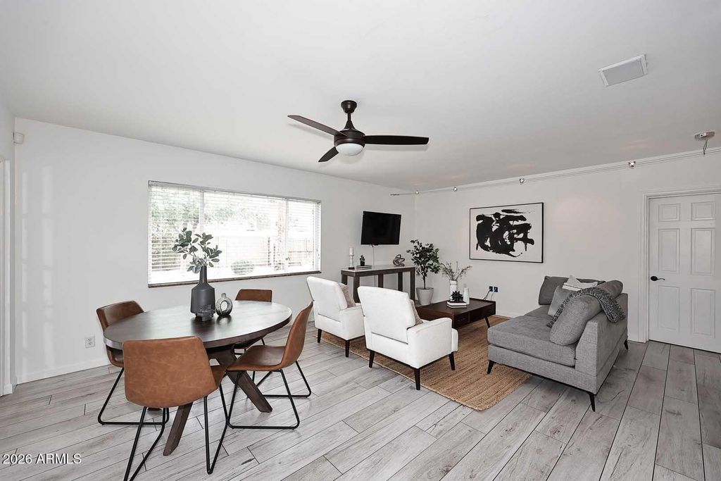 Image 18 of property listing at 6829 E ALMERIA Road, Scottsdale, AZ 85257