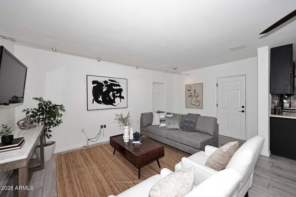 Image 20 of property listing at 6829 E ALMERIA Road, Scottsdale, AZ 85257