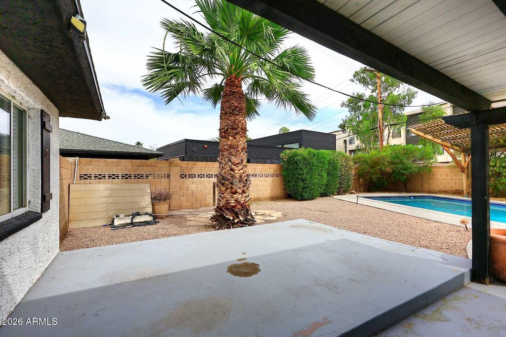 Image 37 of property listing at 6829 E ALMERIA Road, Scottsdale, AZ 85257