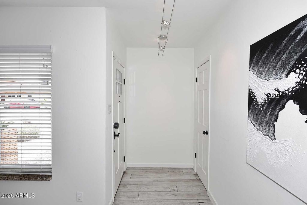 Image 6 of property listing at 6829 E ALMERIA Road, Scottsdale, AZ 85257