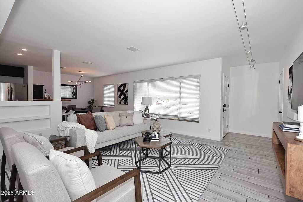 Image 8 of property listing at 6829 E ALMERIA Road, Scottsdale, AZ 85257