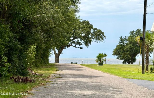 1523 Albacore Drive, Gautier, MS 39553