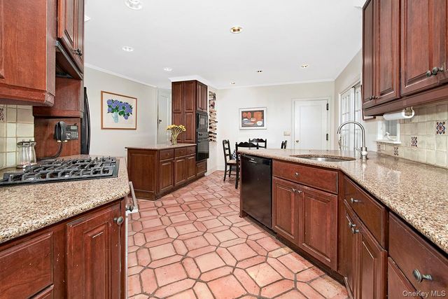 216 Hartsdale Avenue, White Plains, NY 10606