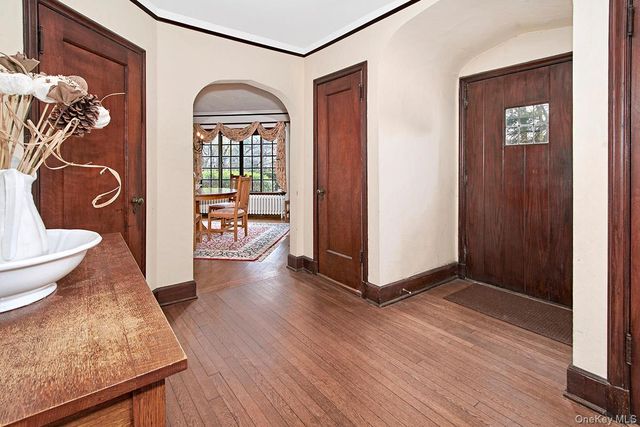 216 Hartsdale Avenue, White Plains, NY 10606