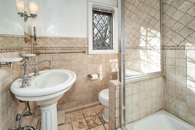 216 Hartsdale Avenue, White Plains, NY 10606